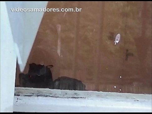 ❤️ Gizon hunkigarria bere neska-laguna beste mutil batekin ikusten, putz-bideo bat grabatzen bikotea molestatu gabe ️❌ Super sexua %eu.porncomixone.ruan