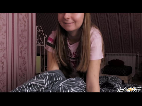 ❤️ Blondie-k bere BFF-ren sakon zurrupatzen du eta esperma jasotzen du ahoan ️❌ Super sexua %eu.porncomixone.ruan