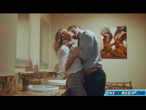 ❤️ Ilehoria busti batek komun publiko batean seduzitzen zaituenean ️❌ Super sexua %eu.porncomixone.ruan